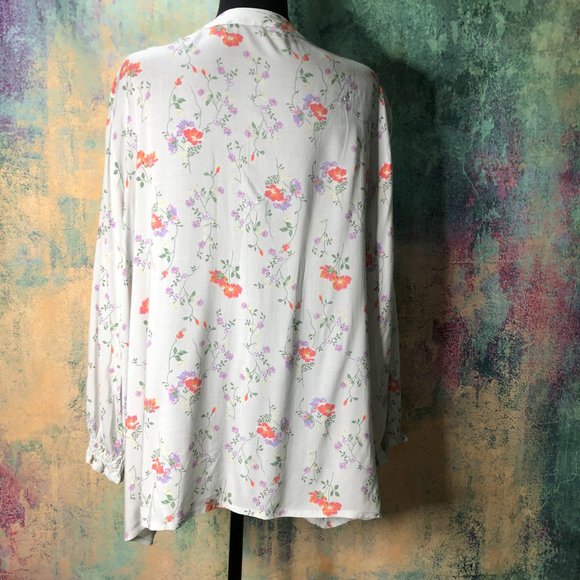 ๐ Floral Spring / Summer Plus Size Pull On 3/4 Sleeves Blouse - Picture 9 of 13
